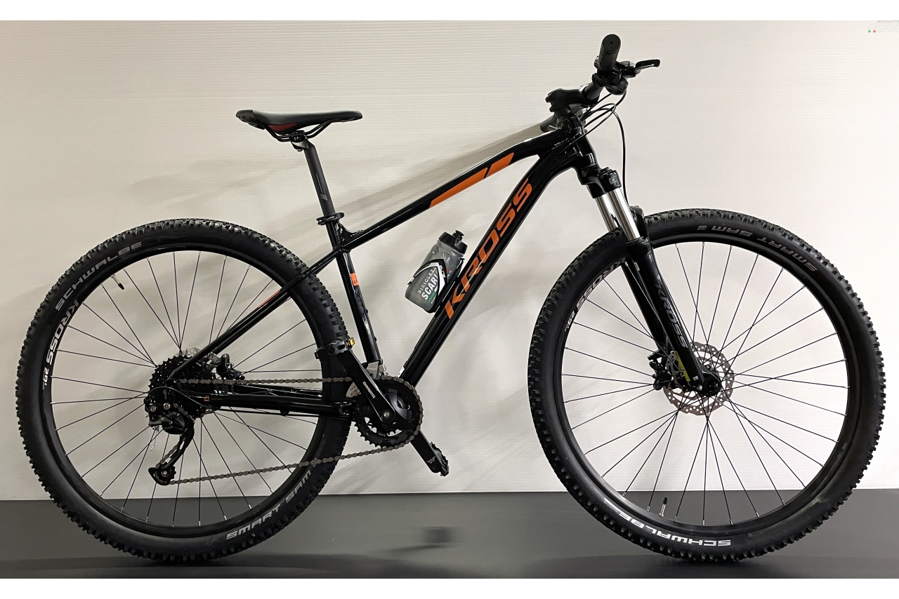 KROSS LEVEL 1.0 ALTUS MIX 29 18V NERO ARANCIO - KROSS BIKE 3 KROSS LEVEL 1.0 ALTUS MIX 29 18V NERO ARANCIO - KROSS BIKE